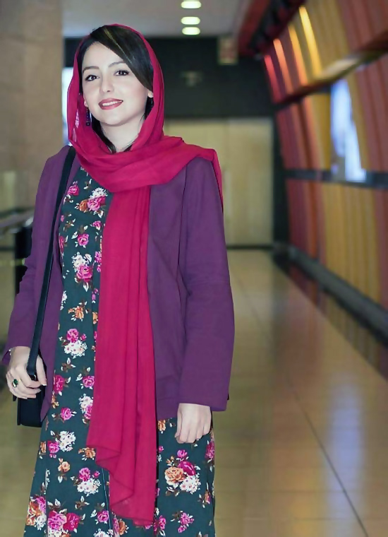 نازنین بیاتی 
